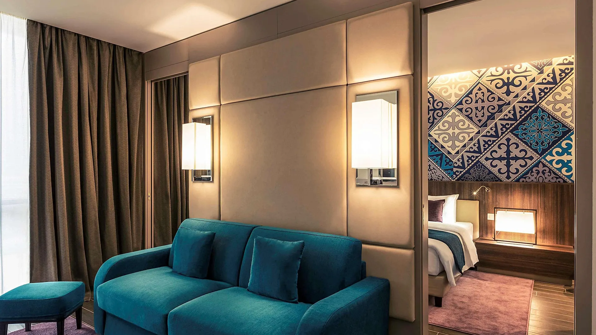 Mercure Almaty City Center 4*,